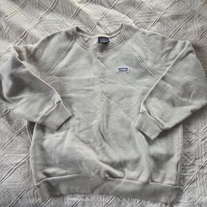 Patagonia Women's Light Gray Crewneck Sweater